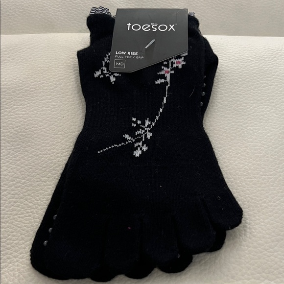 ToeSox Black Floral Five-Toe Grip Socks - Picture 1 of 3